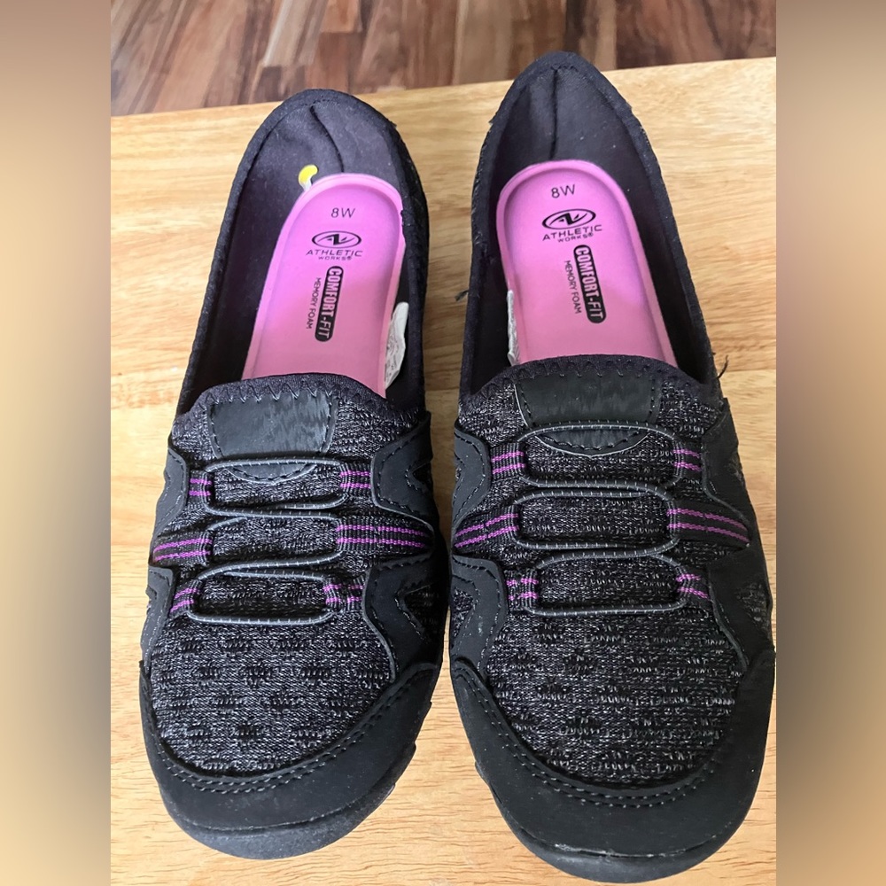 Athletic Works Comfort fit sneakers size 8